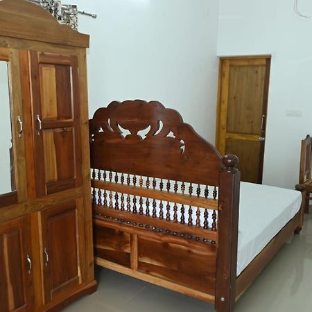 Kayalvarath Paradise Appartement Mundrothuruth Buitenkant foto